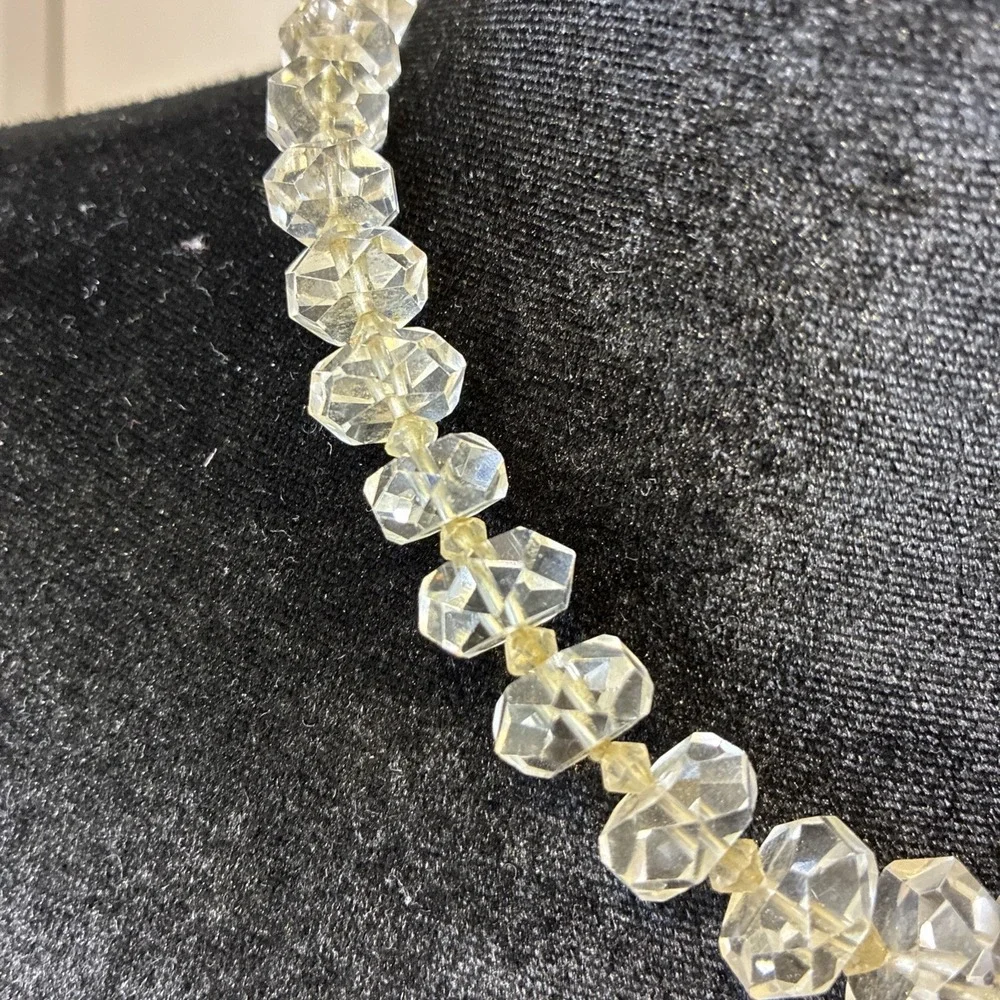 Vintage Faceted Clear Glass Bead Necklace Graduated Barrel Clasp 17 Inch Womens